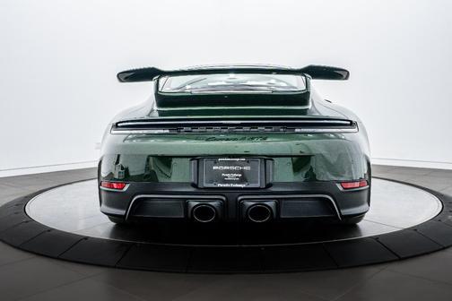 2026 Porsche 911 Carrera 4 GTS