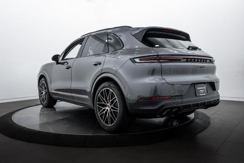 2025 Porsche Cayenne Base