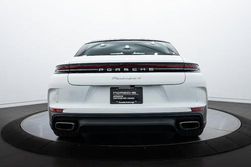 2024 Porsche Panamera 4