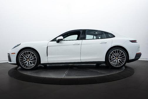 2024 Porsche Panamera 4