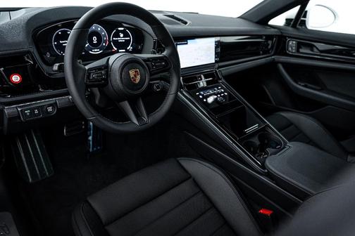 2024 Porsche Panamera 4