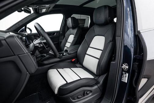 2026 Porsche Cayenne GTS