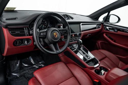 2023 Porsche Macan T