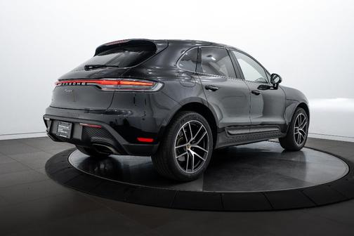 2022 Porsche Macan Macan