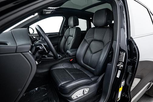 2022 Porsche Macan 