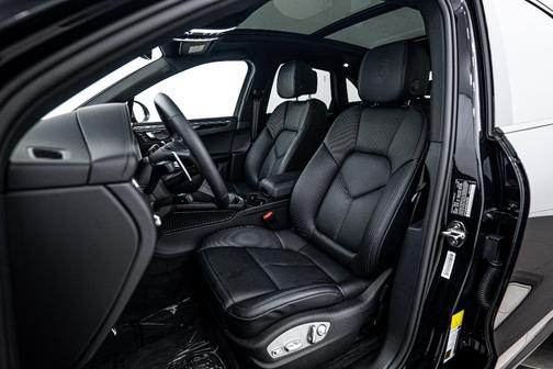 2025 Porsche Macan T