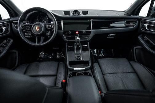2025 Porsche Macan T
