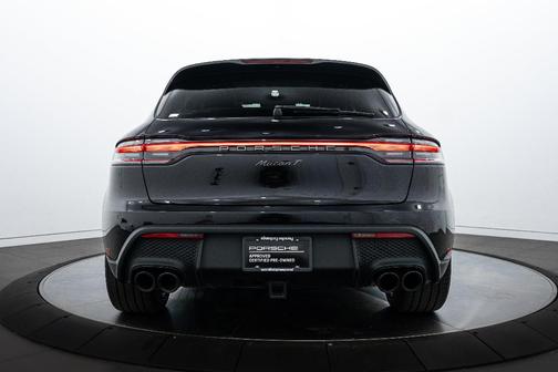 2025 Porsche Macan T