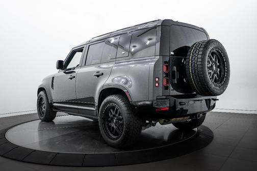 2024 Land Rover Defender P400 X-Dynamic SE