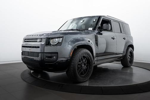 2024 Land Rover Defender P400 X-Dynamic SE