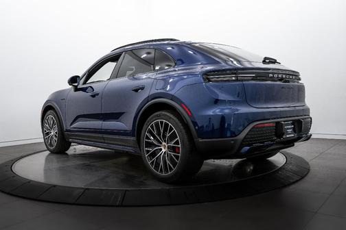 2025 Porsche Macan 4S