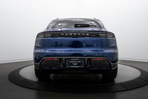 2025 Porsche Macan 4S