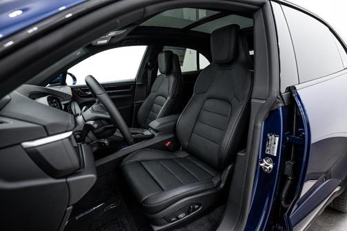 2025 Porsche Macan 4S