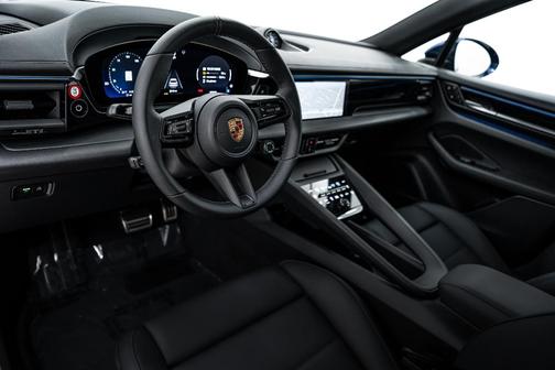 2025 Porsche Macan 4S