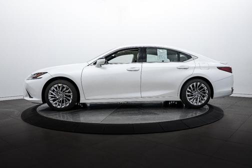 2024 Lexus ES 300h Ultra Luxury