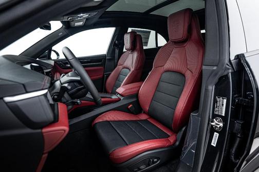 2025 Porsche Macan Electric 4