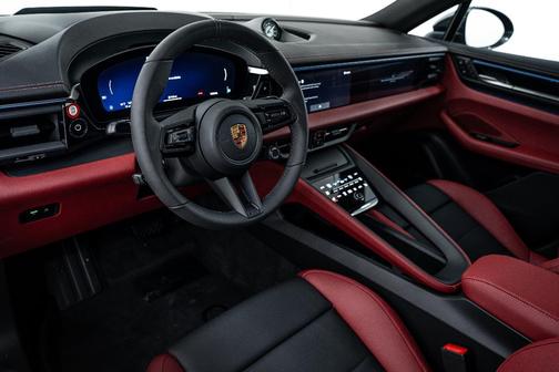 2025 Porsche Macan Electric 4