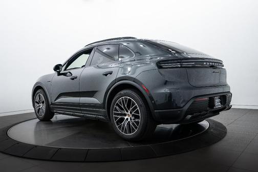 2025 Porsche Macan Electric 4