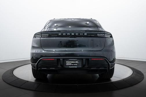 2025 Porsche Macan Electric 4