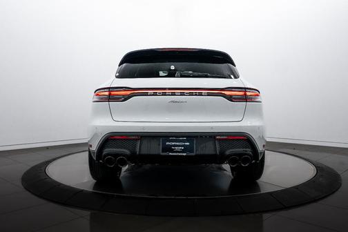 2025 Porsche Macan Base