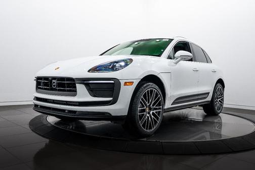 2025 Porsche Macan Base