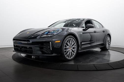 2026 Porsche Panamera 4
