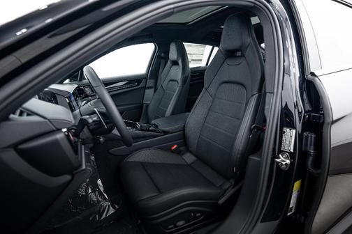 2026 Porsche Panamera 4