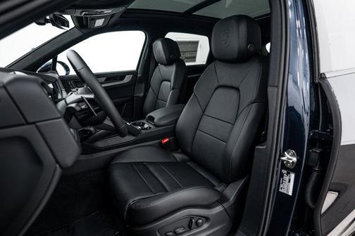 Blue Metallic 2026 Porsche Cayenne Base