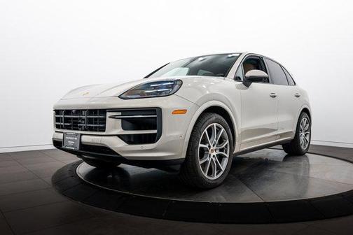 Cashmere Beige Metallic 2026 Porsche Cayenne