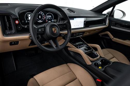 Cashmere Beige Metallic 2026 Porsche Cayenne