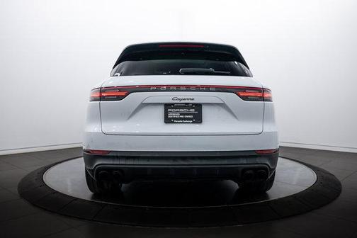 2023 Porsche Cayenne Platinum Edition