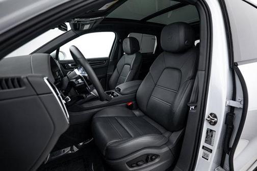 2023 Porsche Cayenne Platinum Edition