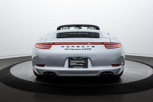 2015 Porsche 911 Carrera 4 GTS