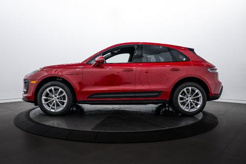 2026 Porsche Macan Base