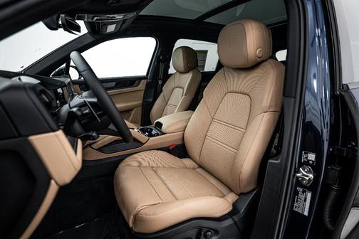 2026 Porsche Cayenne AWD
