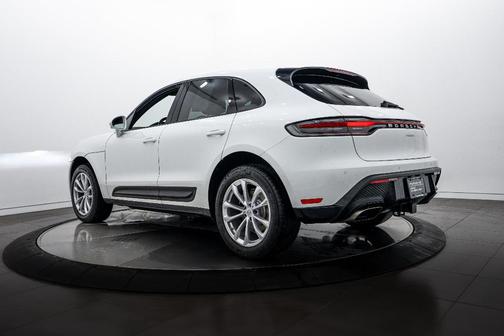 2025 Porsche Macan 