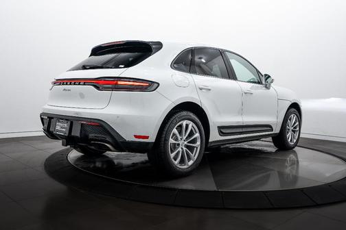 2025 Porsche Macan Macan