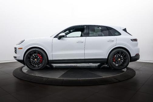 2025 Porsche Cayenne S