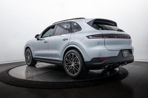 2024 Porsche Cayenne 
