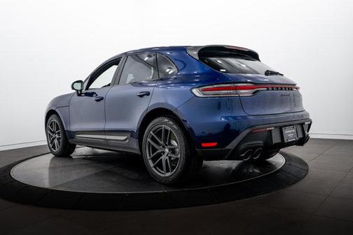 Gentian Blue Metallic 2026 Porsche Macan T