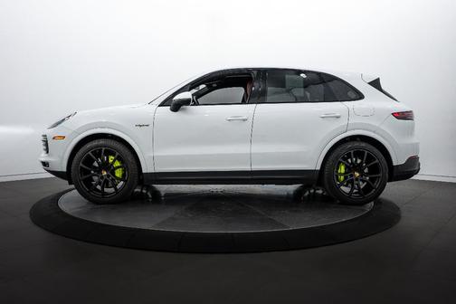 2022 Porsche Cayenne Platinum Edition