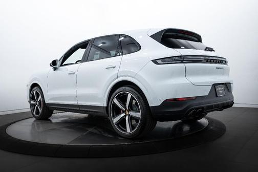 2025 Porsche Cayenne S