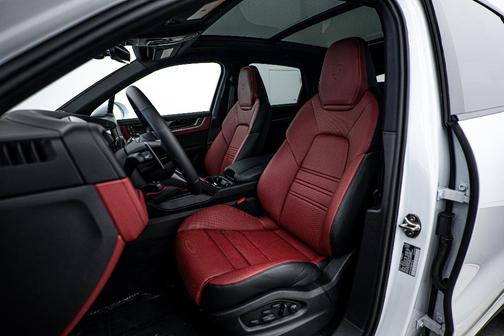 2025 Porsche Cayenne S