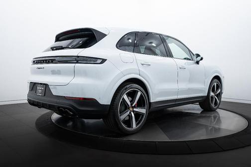 2025 Porsche Cayenne S