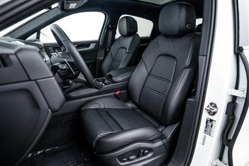 2025 Porsche Cayenne AWD