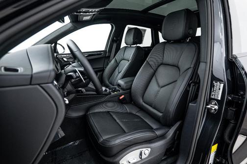 2026 Porsche Macan T