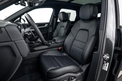 2026 Porsche Cayenne Base