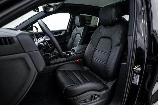 2025 Porsche Cayenne AWD