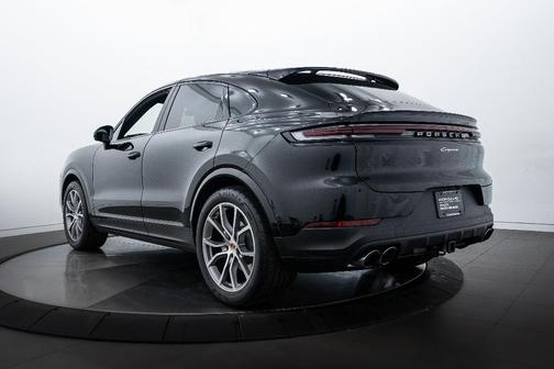 2025 Porsche Cayenne AWD