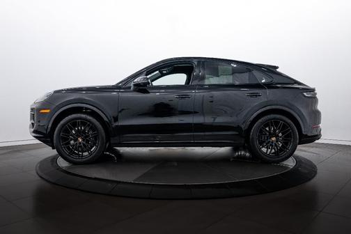 2025 Porsche Cayenne AWD